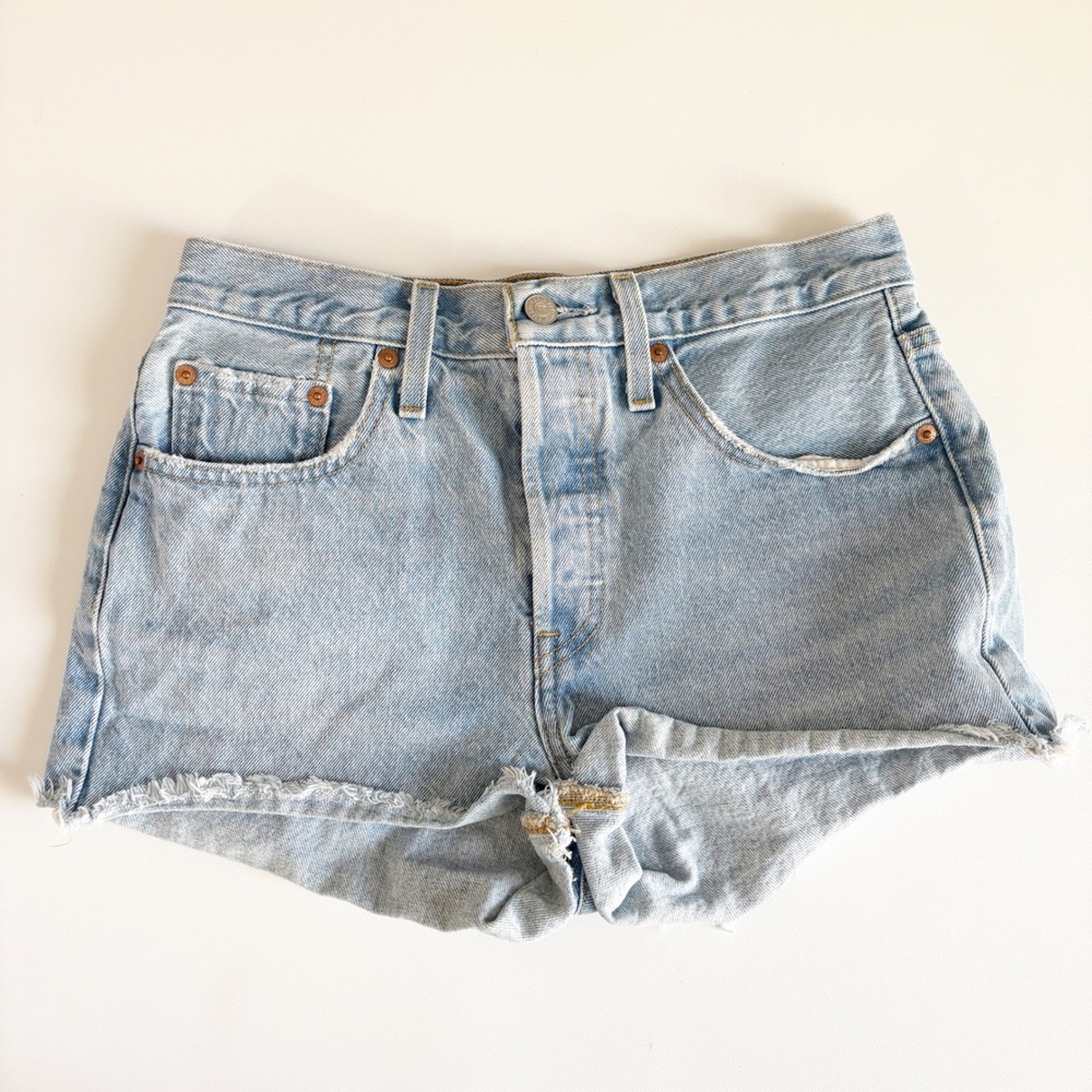 Levi's Womens 501 High‎ Rise Light Wash Button Fly Cut Off Denim Jean Shorts 27